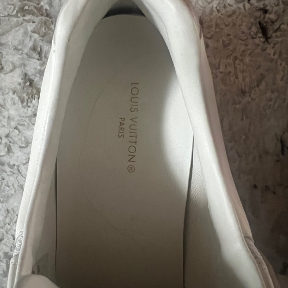 Just one time Used,BRAND NEW !!! 9.5 number louis vitton !! - Picture 3 of 4